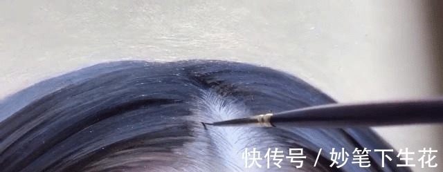 庸俗$日本80后画一幅落水美女,远看太庸俗,近看却震撼人心!