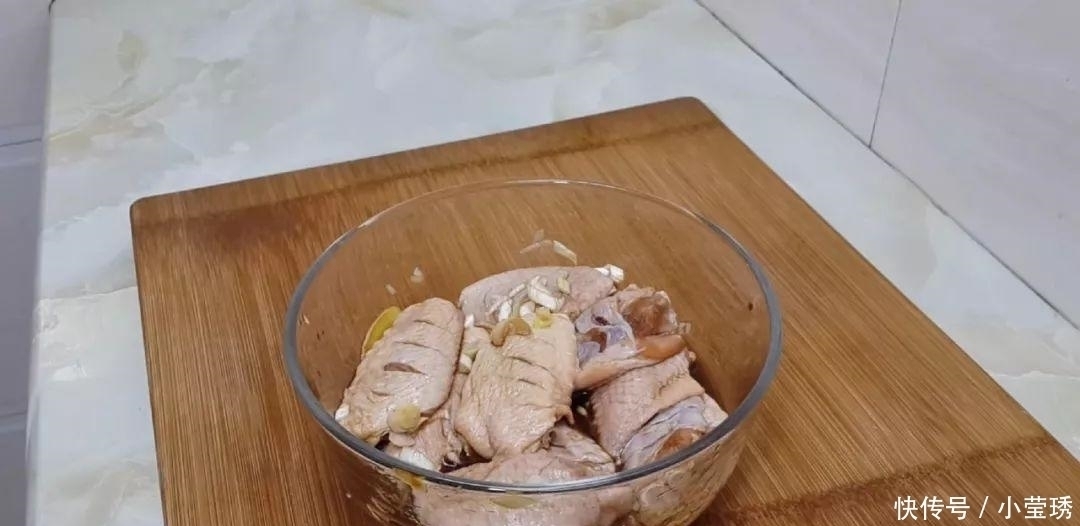 10个鸡翅, 1瓶可乐, 教你在家自制可乐鸡翅, 好吃到满嘴都是油