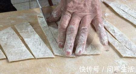 美食|家中有面粉和鸡蛋,一定要学做这美食,儿子三天两头点名要,真香