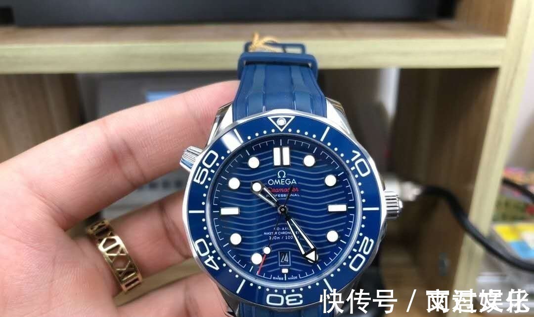 柏涛@男人35岁该选块好表了,欧米茄、万国和劳力士入门表款盘点