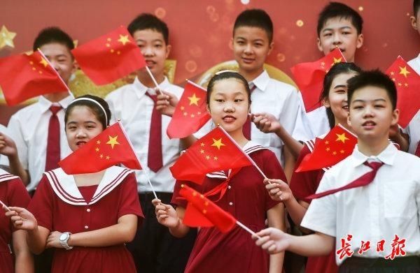 少年$国旗下的少年