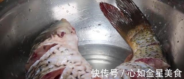 草鱼不要红烧了，教你最过瘾的吃法，营养又解馋，出锅汤汁都不剩！