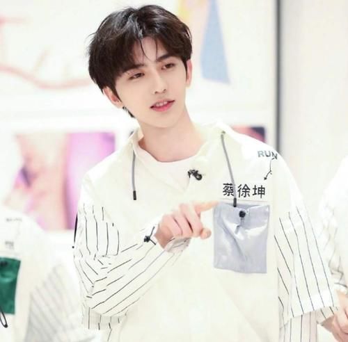 《跑男》公益季录制日期已定，6位原班人马回归，飞行嘉宾成亮点