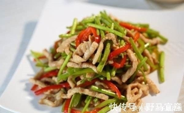 炒猪肉时,最忌直接下锅炒,做好3点,肉又滑又嫩又入味,好吃
