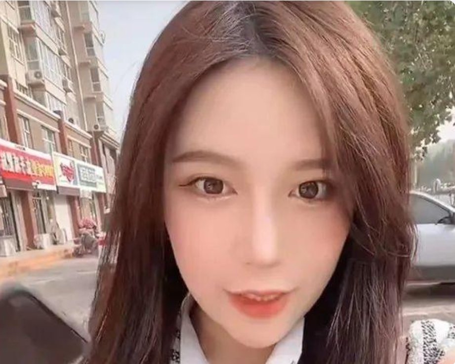 舅舅|最美大学校花去幼儿园接小孩放学，保安问孩子：这是谁？孩子：我外甥女……