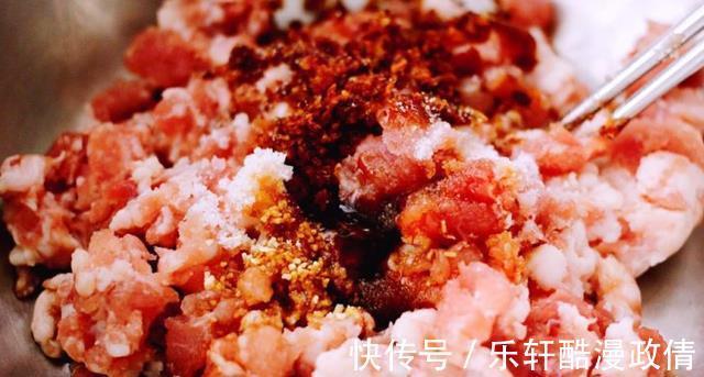 回味无穷|包饺子用这个菜，比韭菜香味还浓，拌饺子馅鲜香味美，回味无穷