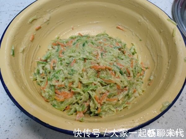 炸萝卜丸子|掌握好黄金比例炸萝卜丸子,真是又香又酥又脆