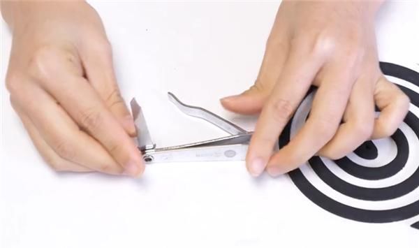 家里有指甲刀的要留意,上面还有6个隐藏功能,我也是才知道