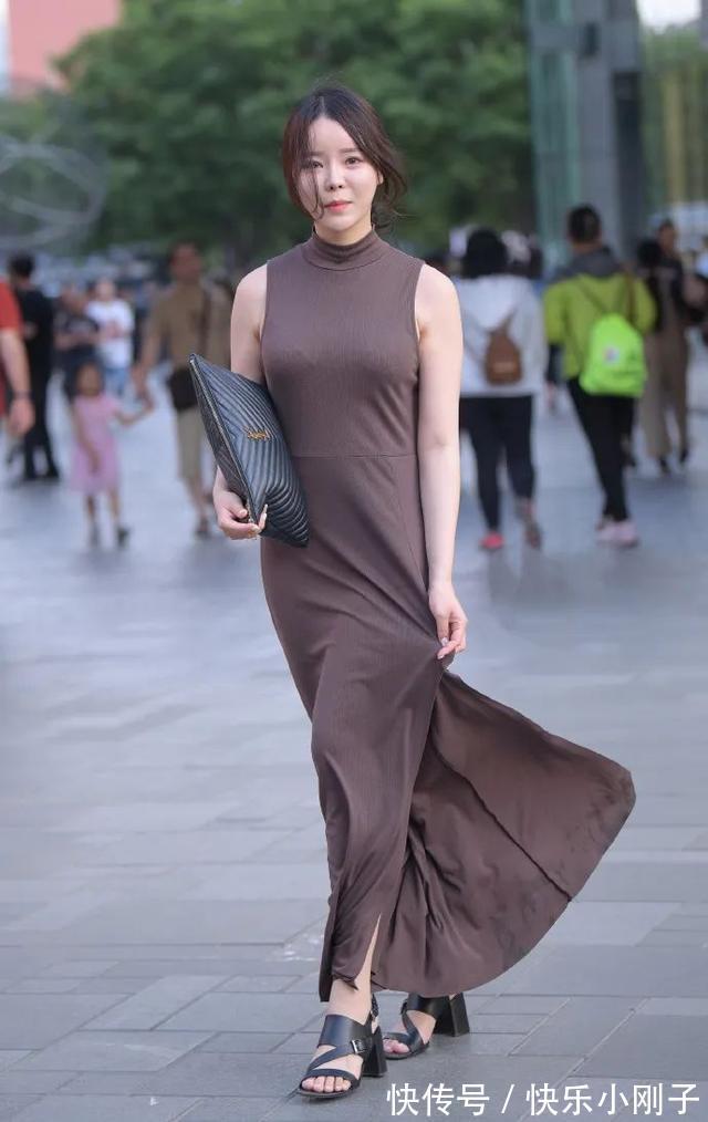 秘籍 连衣裙遮肉的穿搭秘籍,简单搭配就能让造型美感进阶,还有气质