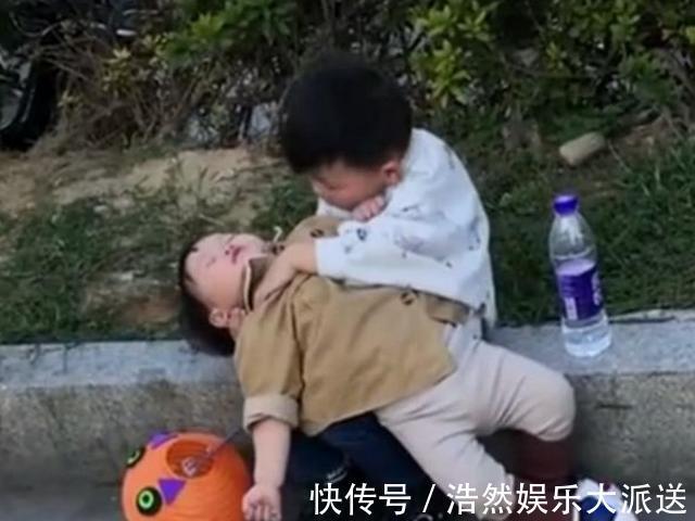 老大|妈妈出门买菜，让7岁儿子照顾满月妹妹，回家却看到妹妹躺在地上