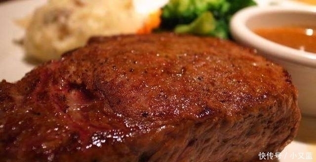 西餐厅员工才知道,点餐时如果说了这句话,你的牛排会比别人的大