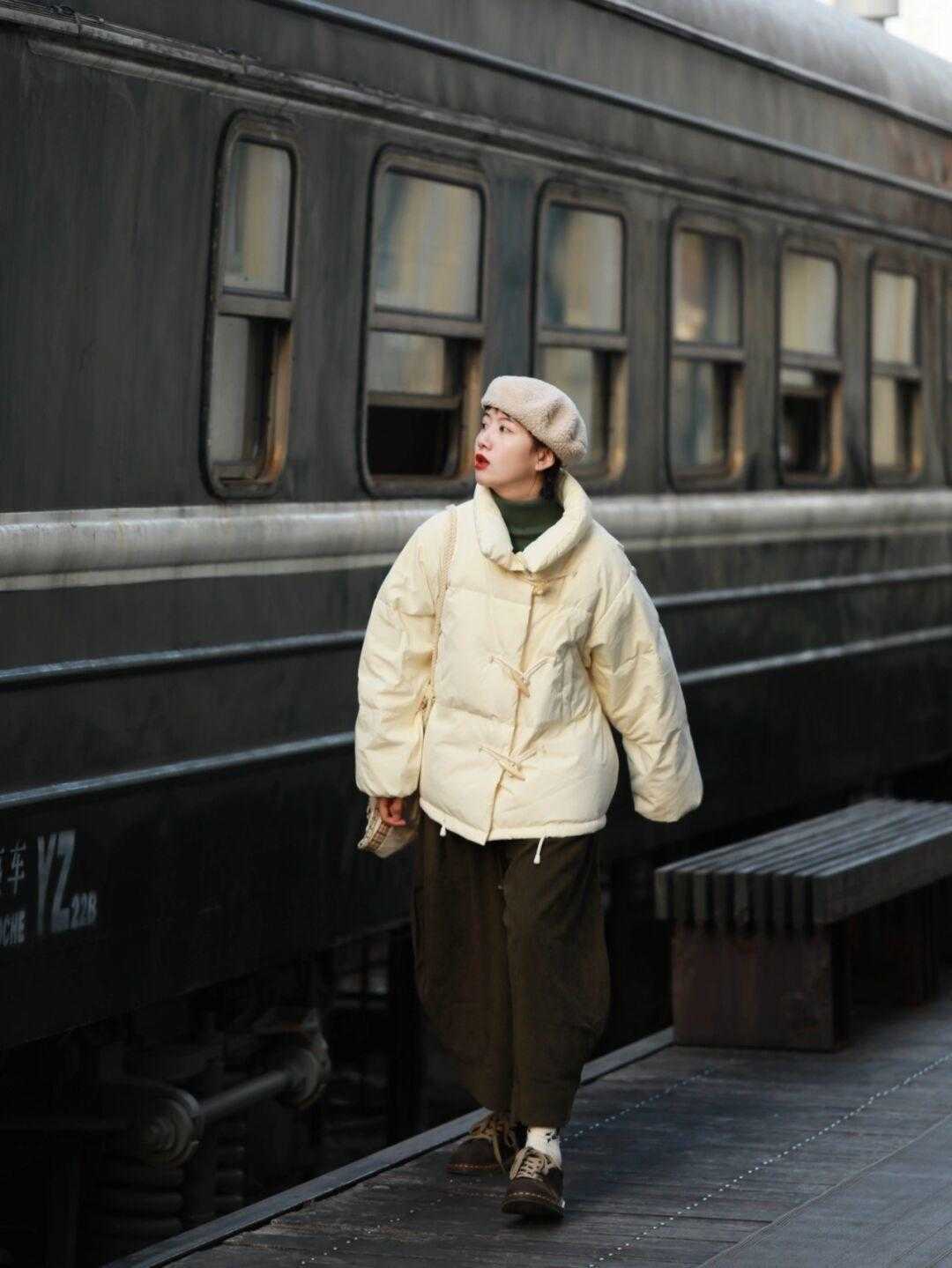 深灰色|“羽绒服”才是万能搭配神器,冬季穿保暖还个性,时髦精都爱了!