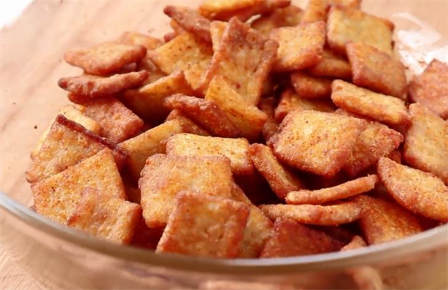 家里剩米饭不用愁了,教你做金黄酥脆的锅巴,咬一口下去嘎嘣脆