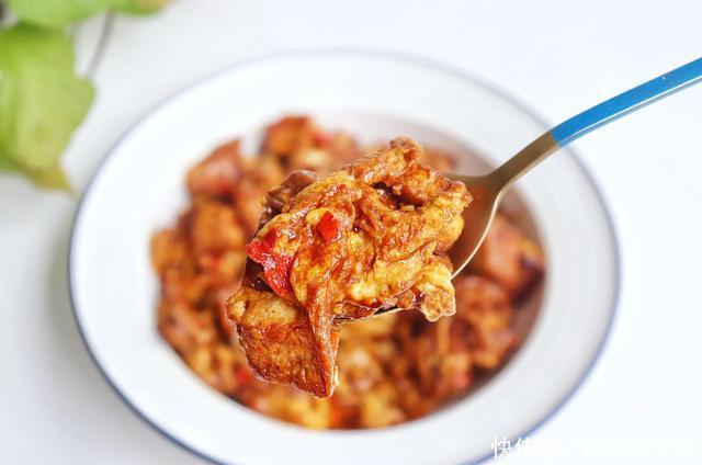 简单|豆腐放在鸡蛋里面,这道菜火了,做法简单零基础,好吃又好看