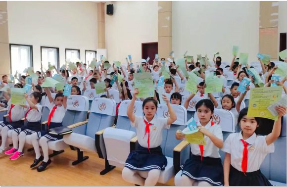 医务人员|“口腔健康 全身健康”宣讲走进新区