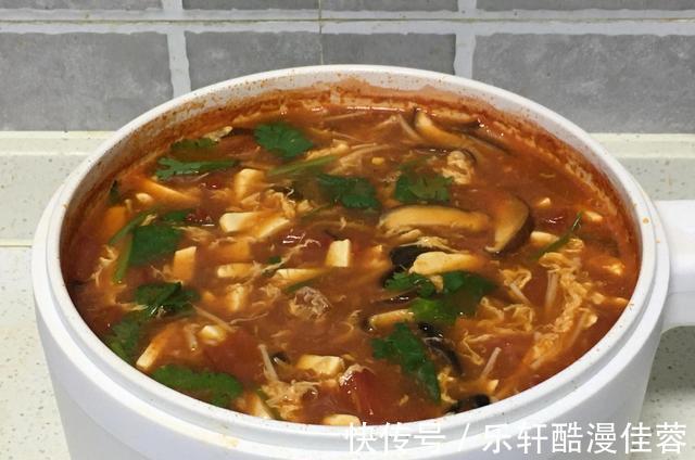 金针菇|对付秋老虎，不妨多喝这汤，5元煮一大锅，清肠刮油，鲜香又营养