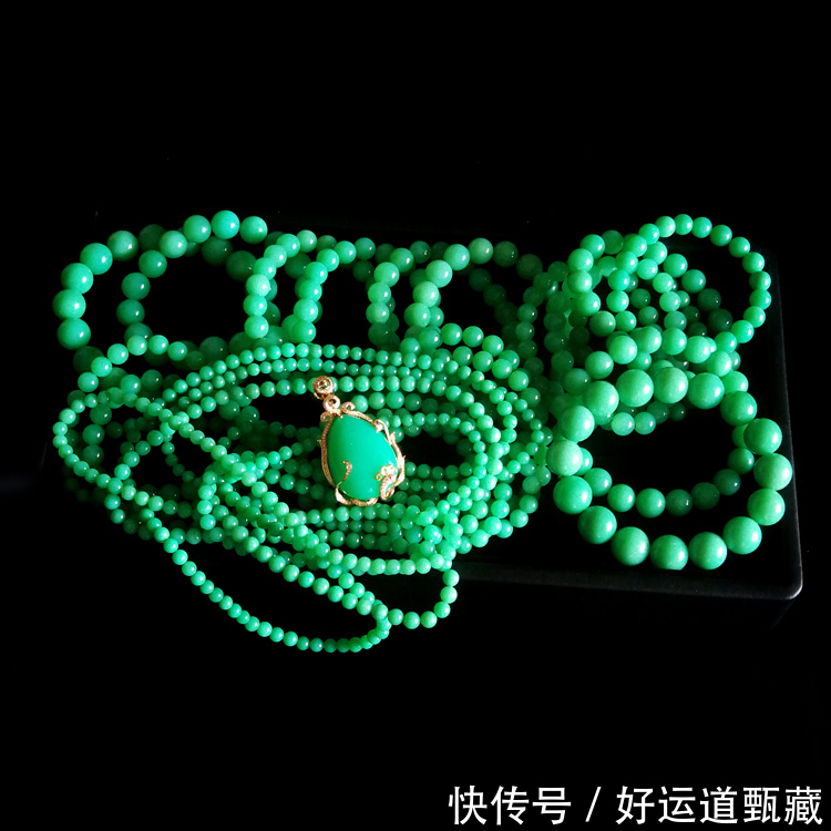 晶莹剔透|澳洲玉色如翡翠,但价值不如翡翠,晶莹剔透,绿色鲜艳均匀