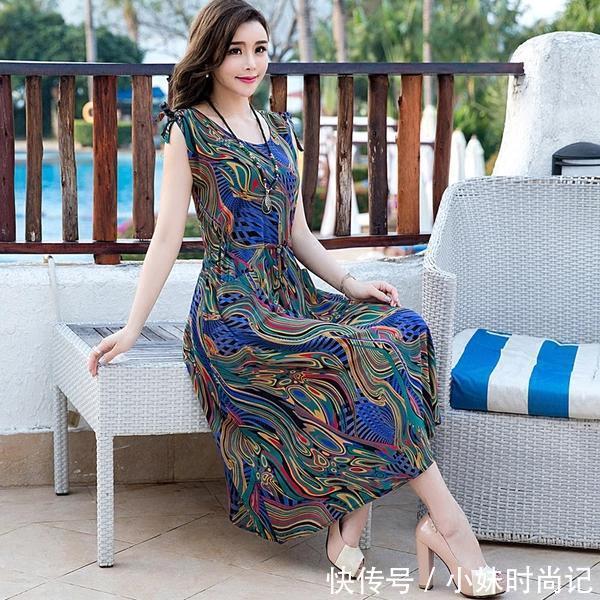 蕾丝 时刻不忘升华自己气质,穿时髦的连衣裙,做一个有范儿的女人