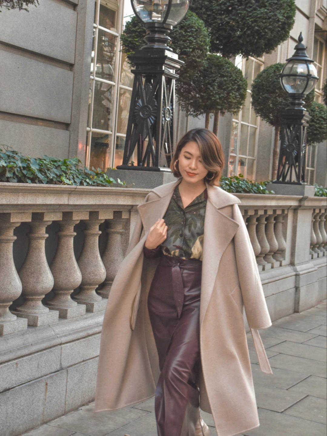 时髦 今年流行“大衣+靴子”,保暖时髦又有气场,冬天穿刚刚好