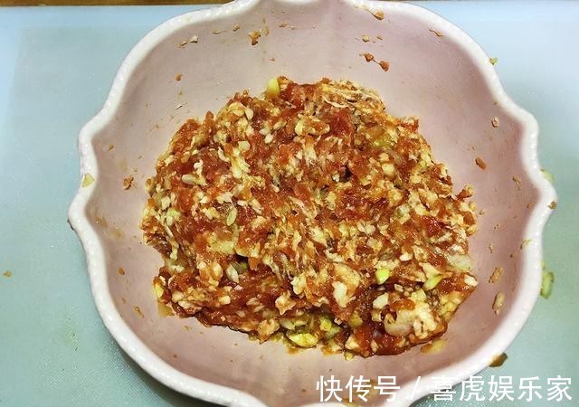 外酥|家里聚会比作炸藕合，外酥里嫩，鲜香美味，是道不错的下饭菜