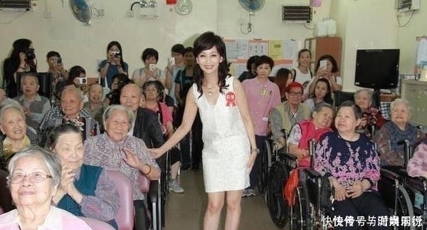 黑眼圈|女性开始衰老了,身体通常会发出6个“信号”,希望你一个也没有