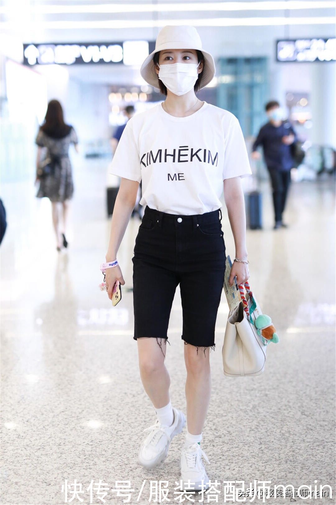 衣领|一学就会的3个搭配思路，还愁“T恤+短裤”穿不出彩吗？