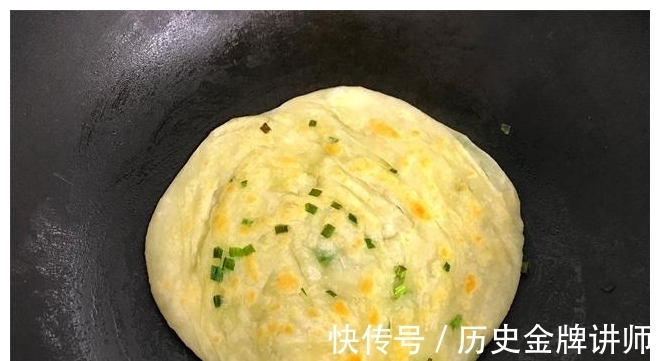 剂子|葱油饼好吃有诀窍，层层酥脆，做法简单，2分钟烙一张，百吃不厌