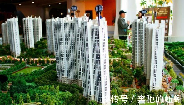 降价|5大房企联合降价?楼市遇“连阴雨”,下跌潮将会提前?媒体回应