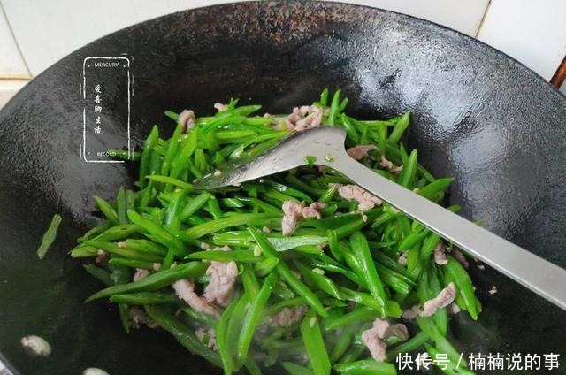 蔬菜中的补钙冠军,钙是鸡肉的7倍,营养易吸收,老人孩子要常吃