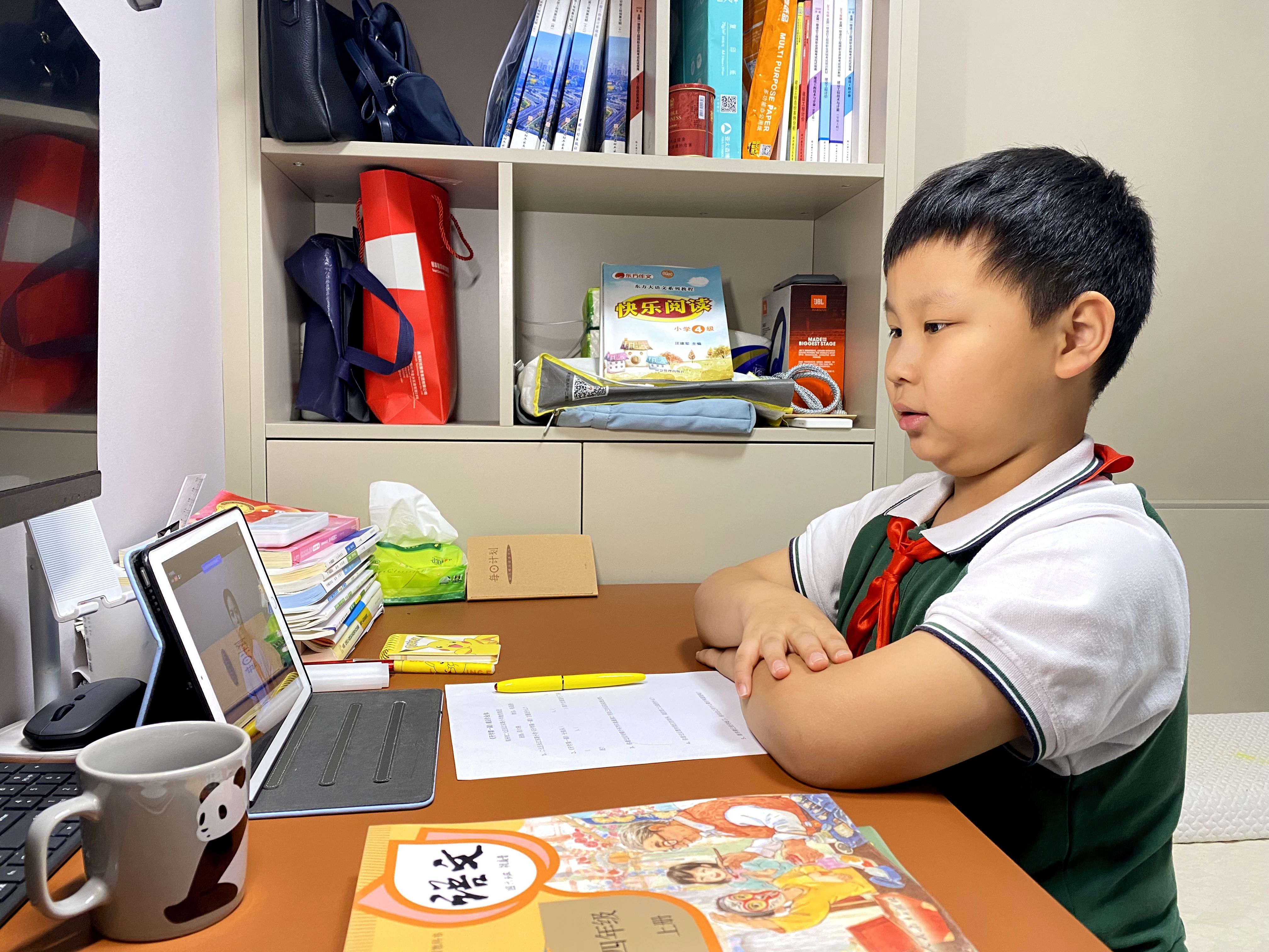 夏天|新航程！再出发！郑州市二七区长江东路小学开学第一课致敬“红色夏天”