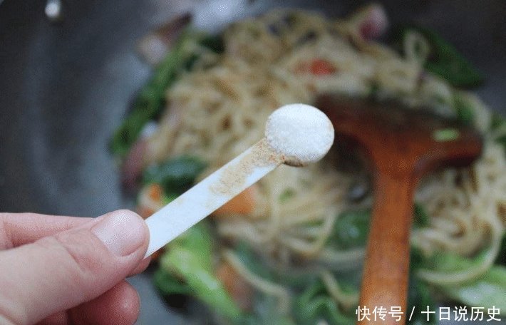 扔掉|这3种食物没有“保质期”,放几年也不会坏,你却傻傻扔掉