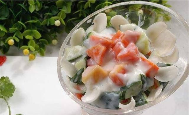 零食|女生宁愿挨饿,也不要轻易吃这4种零食,看似寡淡,实际热量很高