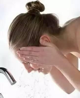 粗糙|4个坏习惯让你的脸越洗越脏,越来越粗糙!