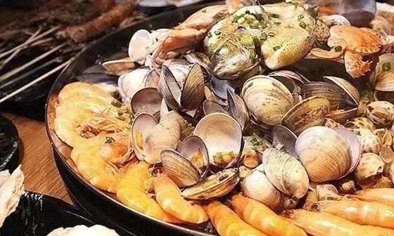 嘴里|尿酸高的人,身体出现3种异常,警惕肾衰竭,3种饮品少往嘴里倒