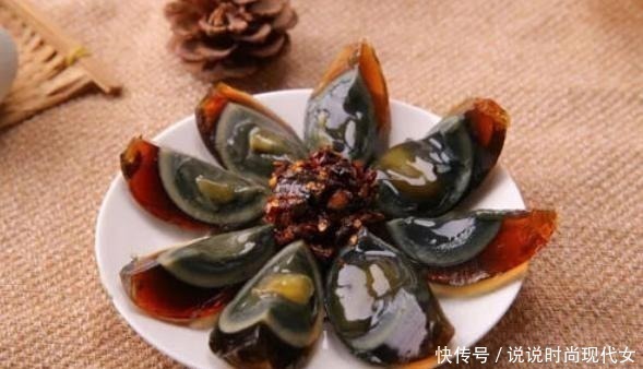 水煮|吃皮蛋,需要煮一煮吗很多人搞错,难怪“没味儿”,不懂别乱吃