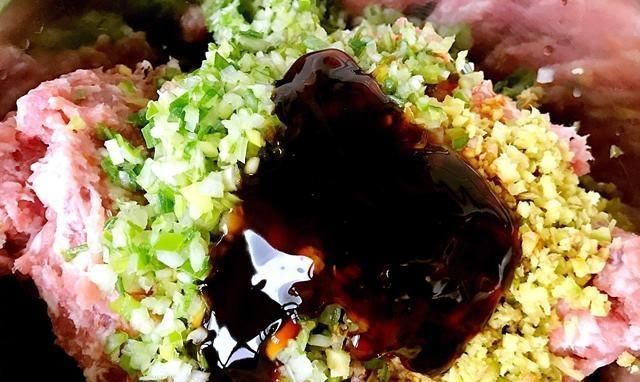 蚝油怎么用？它有这些使用技巧，掌握了这些技巧，炒菜那叫一个鲜