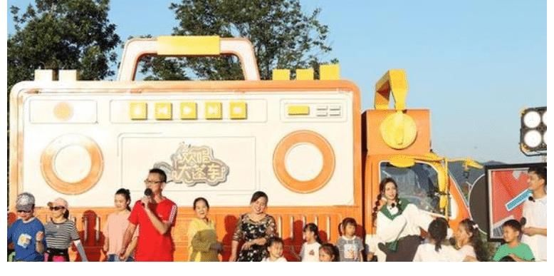 真不愧是芒果台,《快本》停播新综艺顶上,不找流量明星还接地气