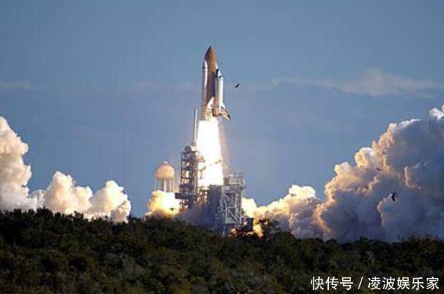 哥伦比亚 悲壮一幕,1500℃的高温空气涌入航天飞机,7位宇航员瞬间融化
