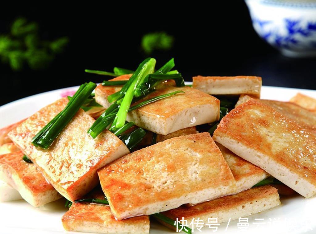 煎豆腐时，不要再直接下油锅，记住这一招，又香又脆，关键不粘锅