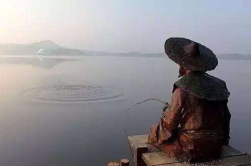 鱼情不好的时候，不妨试试这个钓法—“扎蛤蟆”