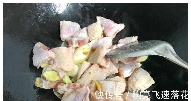 蛤蜊|鸡翅新吃法,和天下第一鲜一起煮,鲜嫩开胃,下酒下饭,真过瘾!