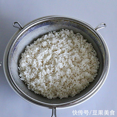 姬松茸腊肠菜饭