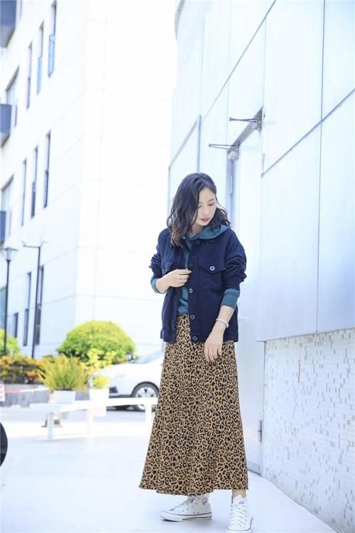 卫衣＋外套＝今冬最火混搭风格！休闲又时尚，不费力就能变时髦