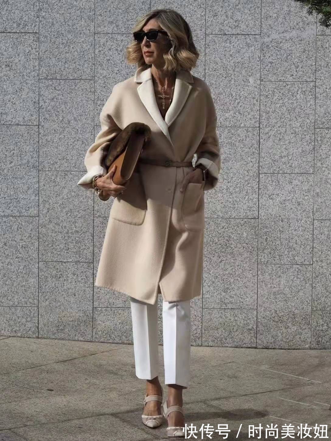 气质 这才是“教科书般”的气质穿搭,50岁也穿得高级体面,美翻了