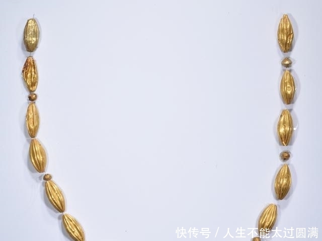 挖到戴着“大金链子”的3000年前妇女,考古学家:她的身份不一般