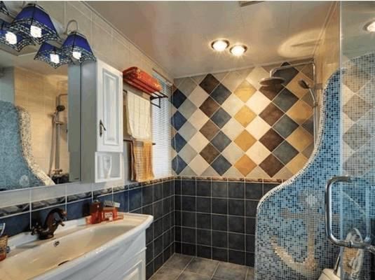 淋浴房|越来越多人卫生间不装淋浴房，简单用砖砌一堵矮墙，美观还实用！