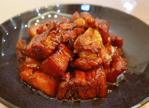 做红烧肉时,有种调料不能放,却总有人错放,难怪肉发柴不好吃