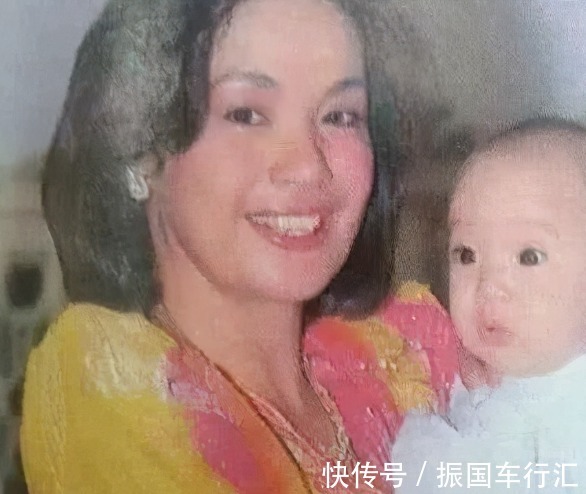 爱马仕包 抛夫弃子的她三婚嫁给首相,买珠宝一天花700万,有272个爱马仕包