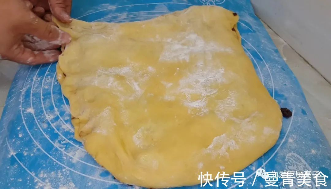 红豆面包|家常红豆面包做法，两勺卷一卷，松软香甜又解馋，学会都能开店了
