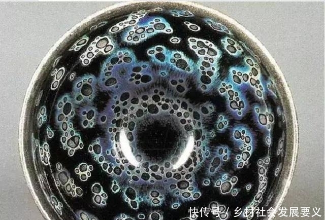 日本专家鉴宝,估价2500万日元,实际却是中国大妈的作品